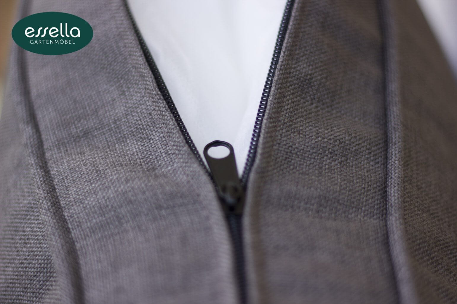 Essella Polyrattan Sitzgruppe "Cannes" : naturoptik : rundgeflecht : gartenmode.de