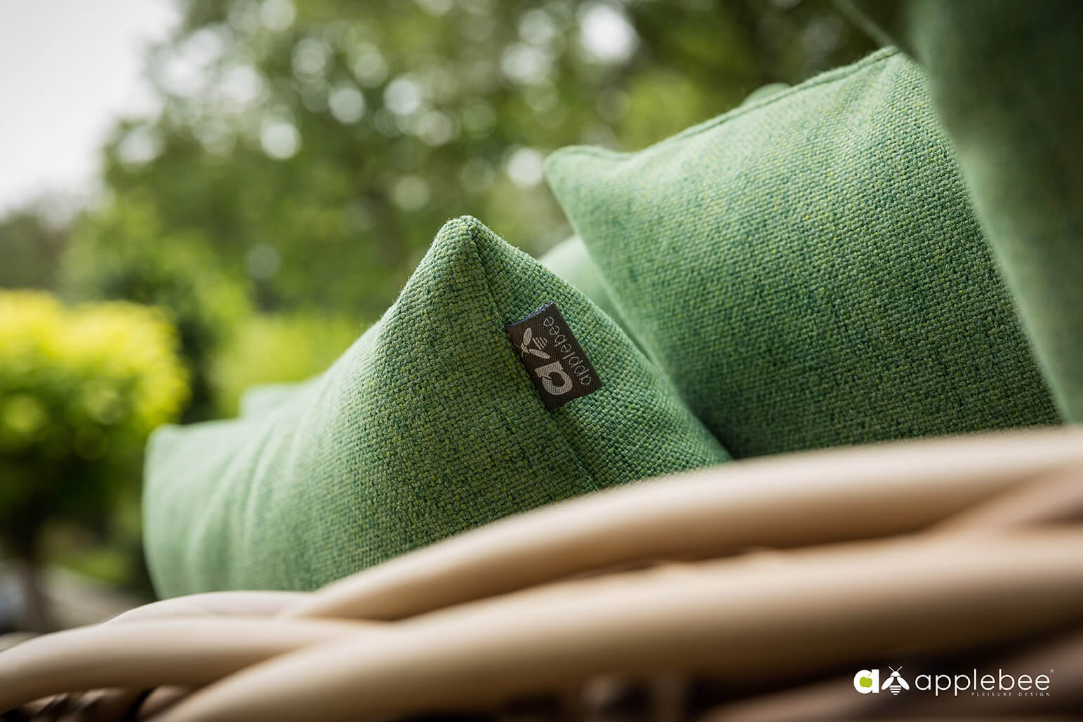 Apple Bee Geflecht Daybed Cocoon 2-Personen