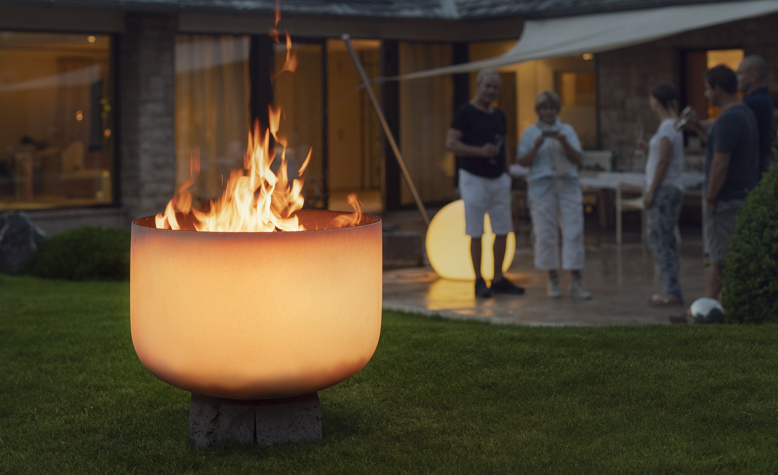 Quarzglas Feuerschale Set mit Sockel, Deckel und Wetterhaube