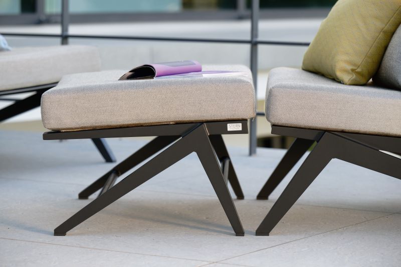 Aluminium Lounge-Hocker Jackie Schwarz/Cream