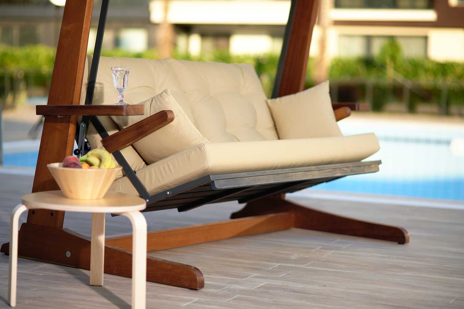 Hollywoodschaukel aus Iroko und Lärche Sia 2200 Camel