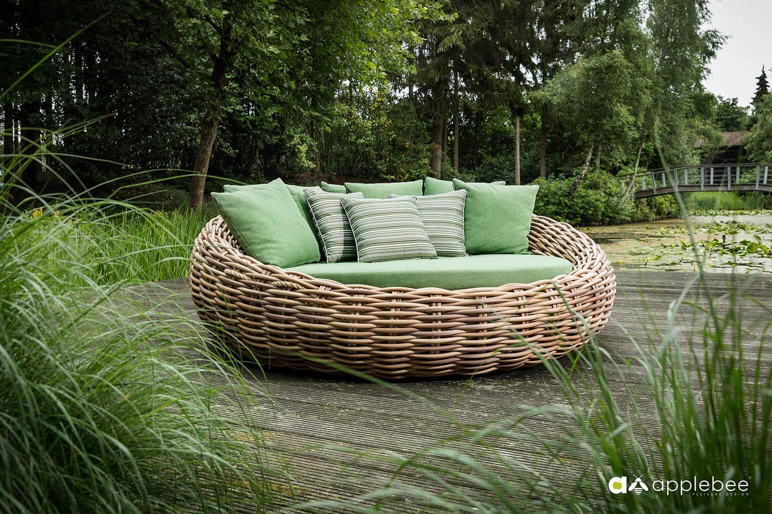 Apple Bee Geflecht Daybed Cocoon 2-Personen
