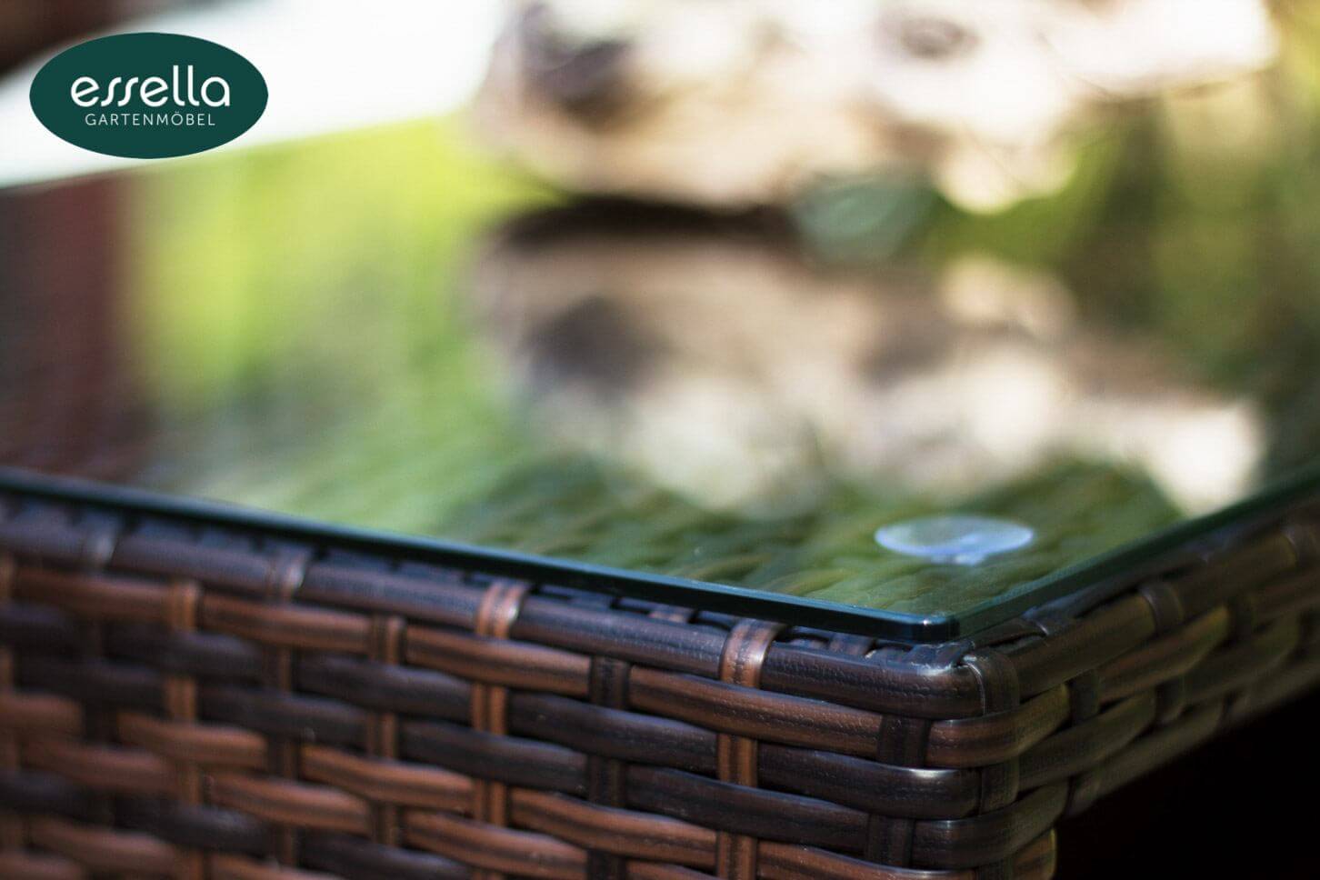 Essella Polyrattan Tisch mit Glasplatte "Vienna" : bicolor-braun : flachgeflecht : gartenmode.de