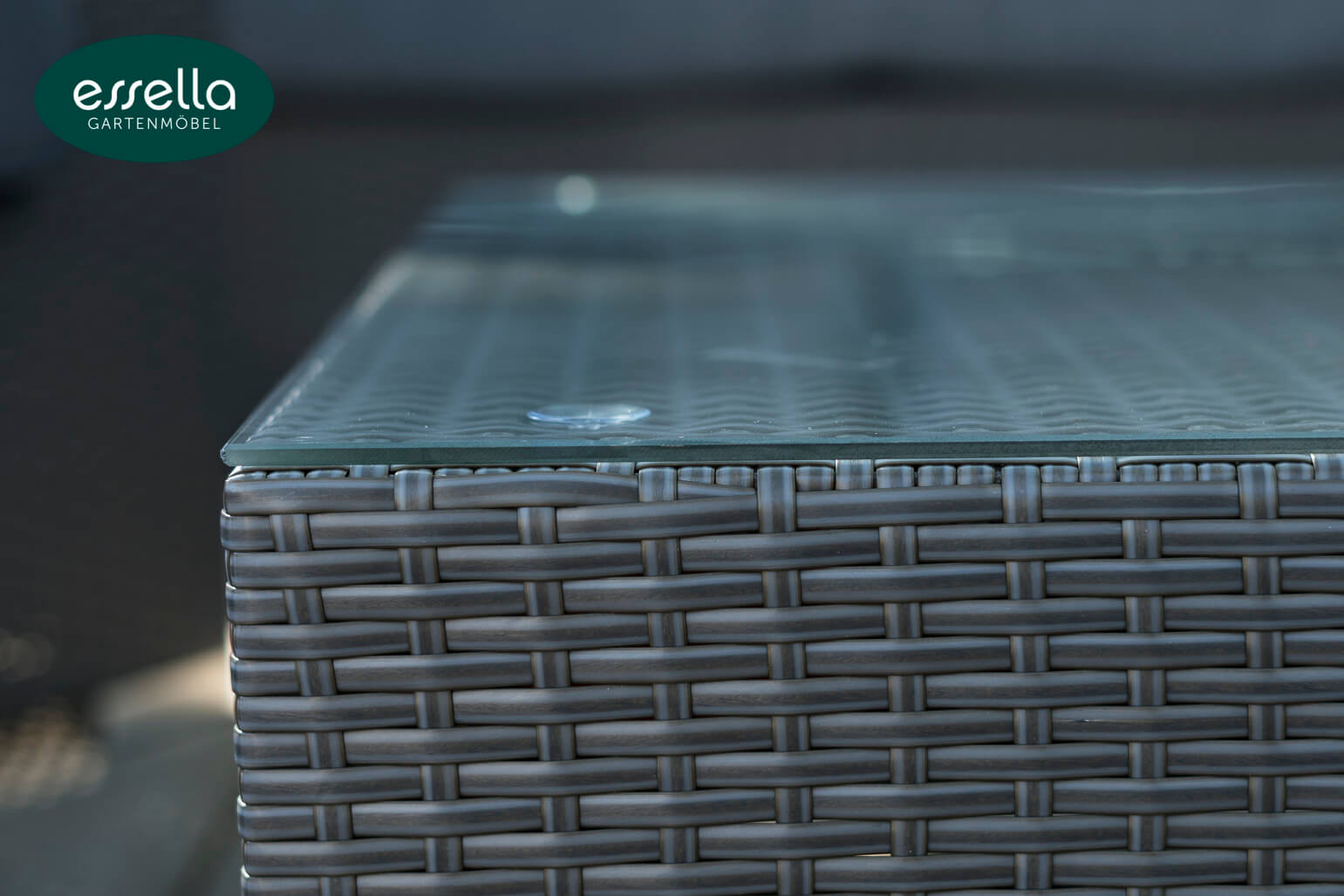 Essella Polyrattan Lounge "Palm Beach" : grau : flachgeflecht : gartenmode.de