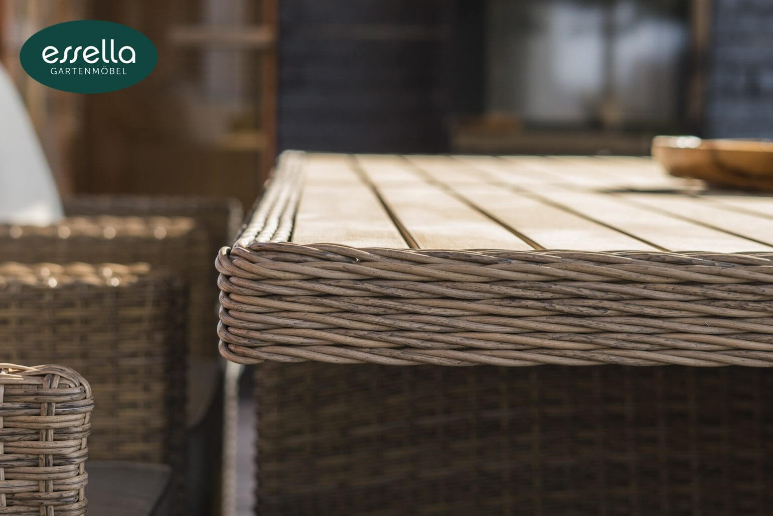 Essella Polyrattan Sitzgruppe "Vienna 6 er" : hellbraun : rundgeflecht - optik : polywood - Tischplatte : gartenmode.de