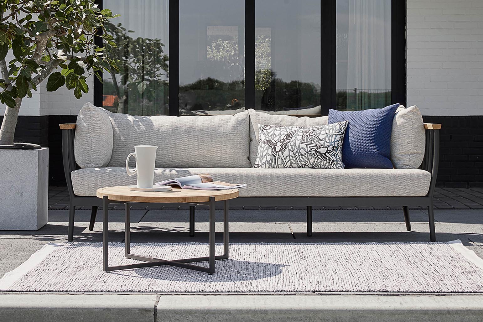 Große Apple Bee Aluminium mit Teak Lounge Condor im Set