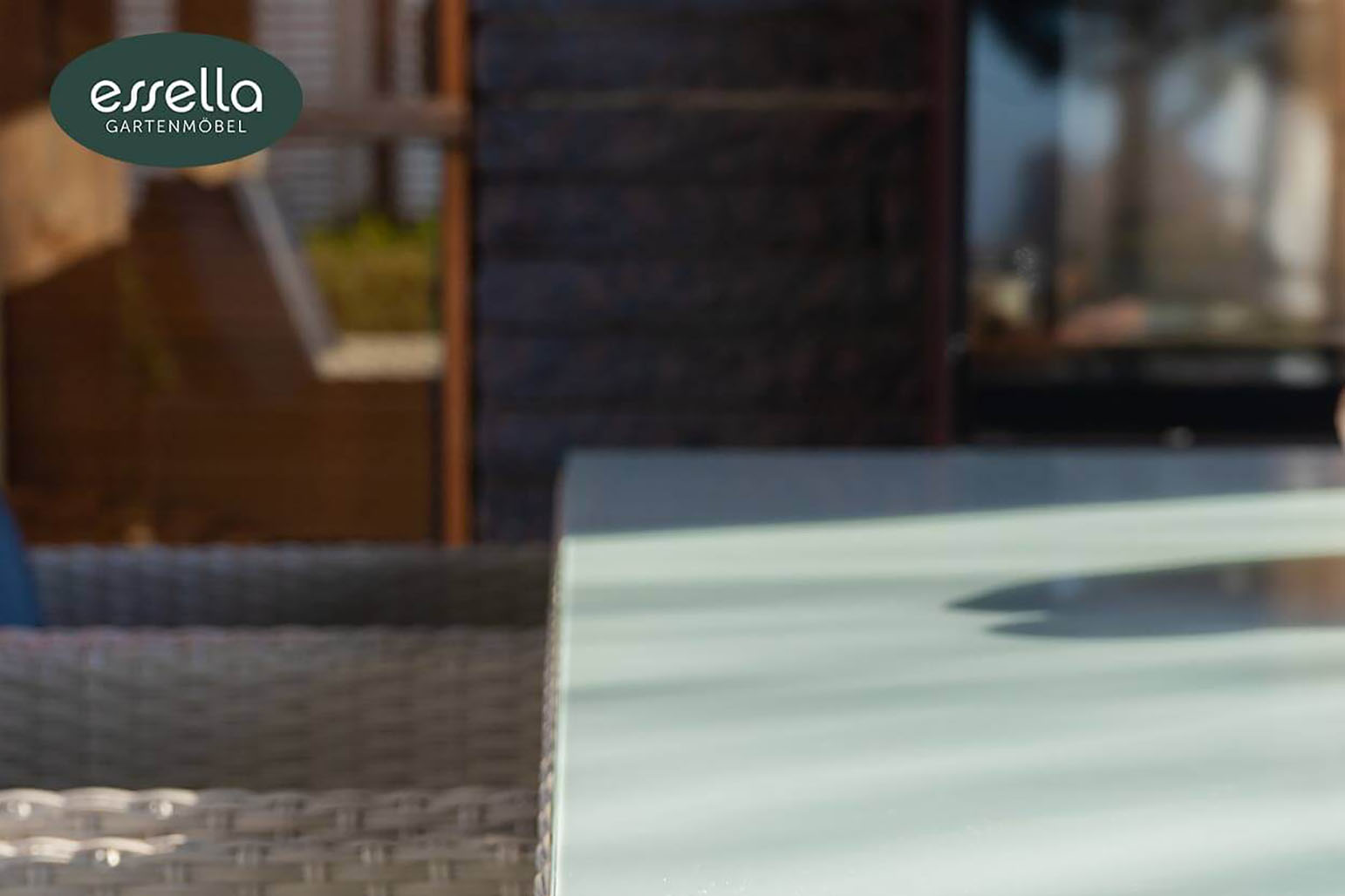 Essella Polyrattan Sitzgruppe "Vienna" : vintage-weiss: halbrundgeflecht : gartenmode.de